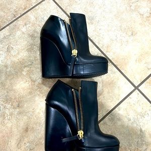 Sexy Pierre Hardy wedge ankle boots